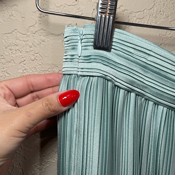 AiiFOS | Resort Nights Christina Pleated Crop Top + Skirt Set In Misty Blue - Picture 7 of 9